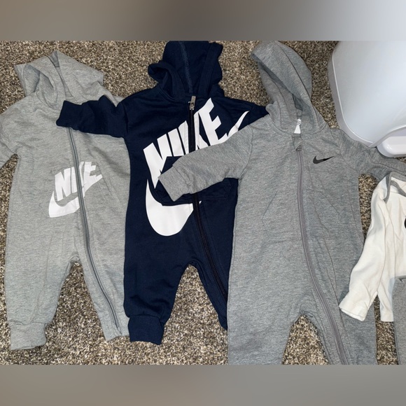 Nike bundle - Picture 3 of 3